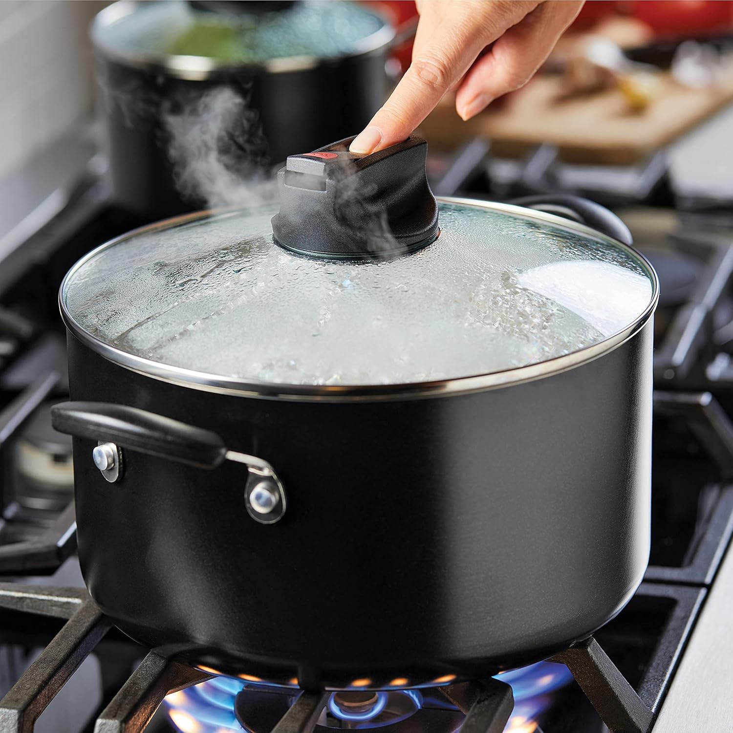Farberware Smart Control StockpotHigh-Quality with Steam Vent-Black