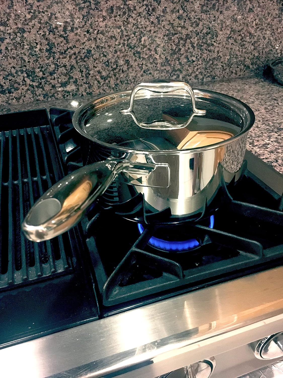 Versatile 15-Quart Heat-Ready Saucepan with Lid Elevate Your Cooking